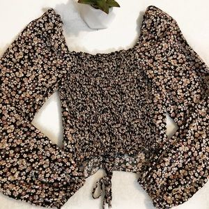 Square neck with lantern sleeves floral top